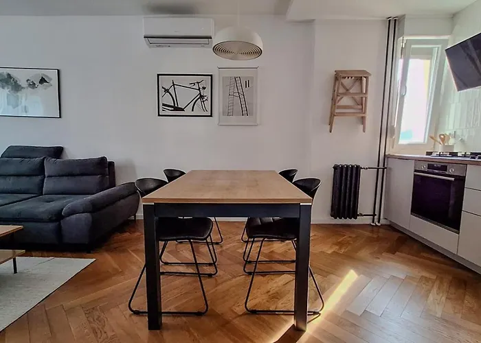 J&v דירה זאדאר